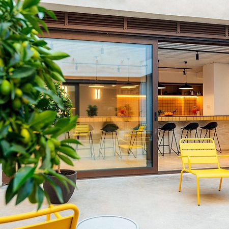 Colo Colo Hostel Valence Extérieur photo